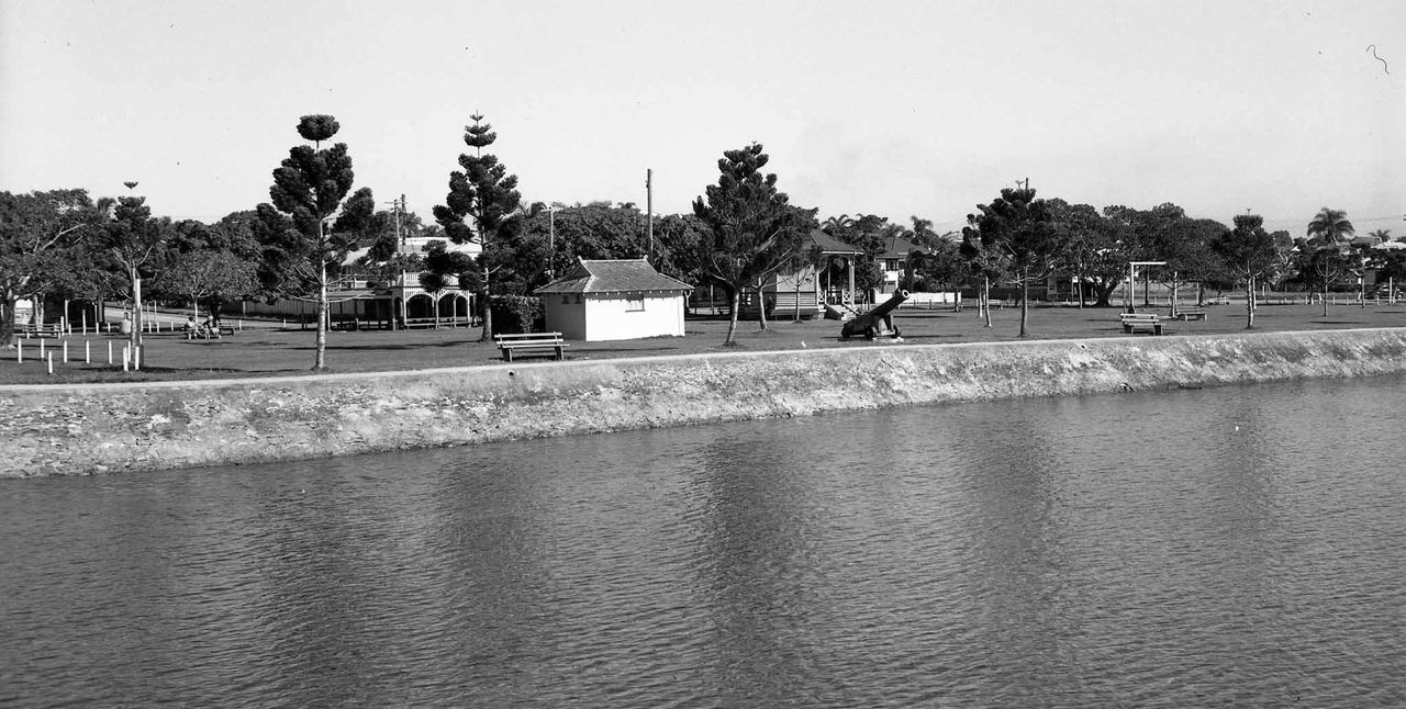 Foreshore parkland and Crown Theatre